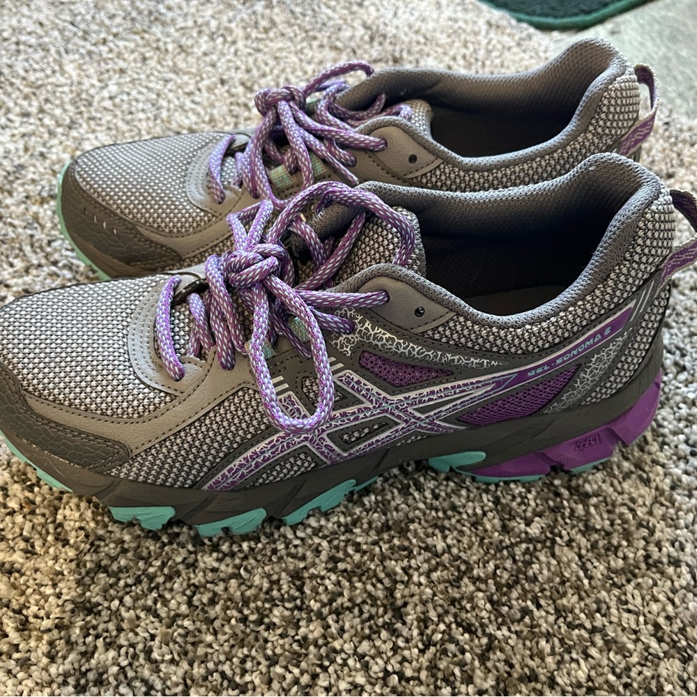 Ladies ASIC Tennis Shoes
